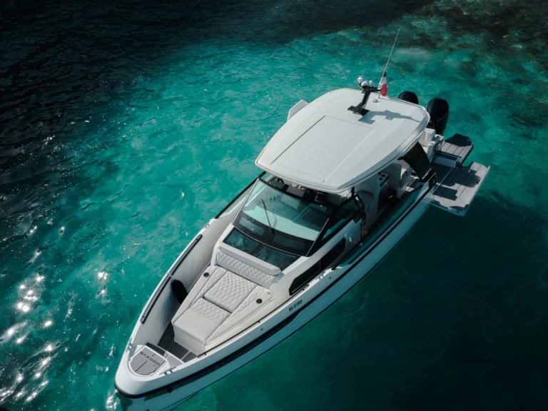 Bateau à moteur à louer à Golfe-Juan au meilleur prix