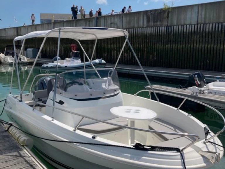 Jeanneau Cap Camarat 5.5 CC Serie 2 Style a louer à Palavas-les-Flots