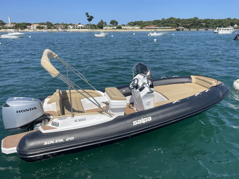 Bateau à moteur à louer à Cap Ferret au meilleur prix