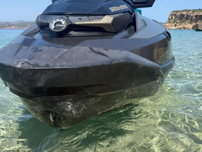 Location à Santa Eulària des Riu - Sea-Doo GTX 300 sur SamBoat