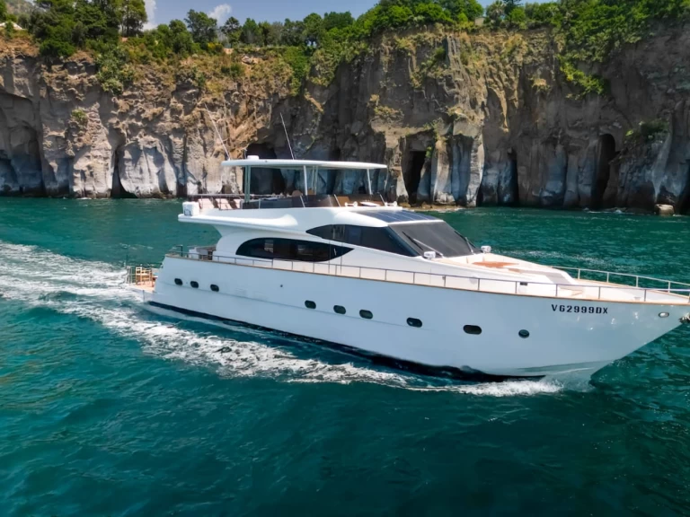 Location Yacht Benetti avec permis