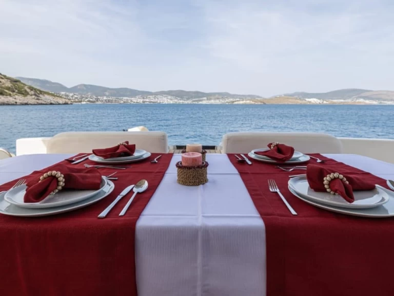 Location bateau Azimut-55 2015 à Bodrum harbour sur Samboat