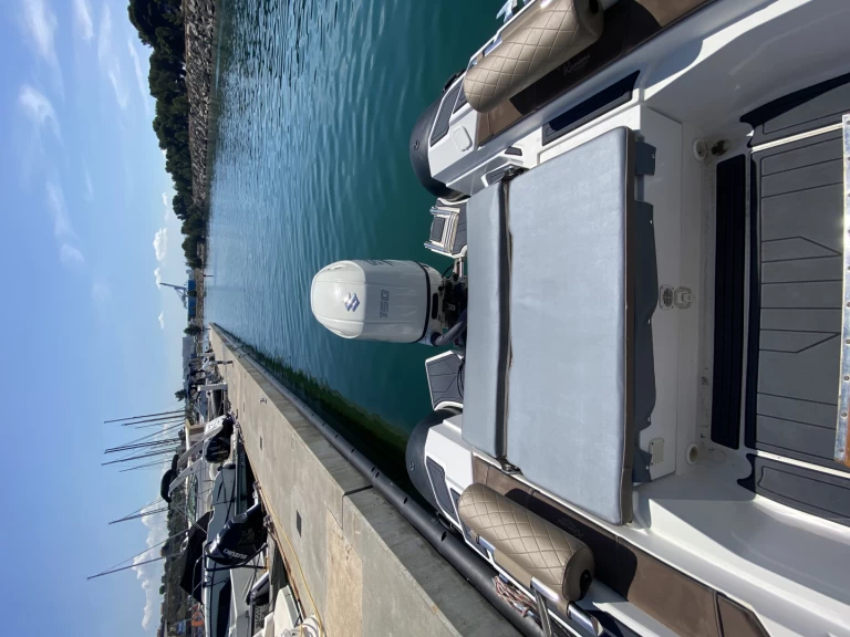 Location Semi-rigide Ranieri avec permis