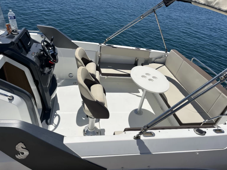 Location Bateau à moteur Bénéteau avec permis