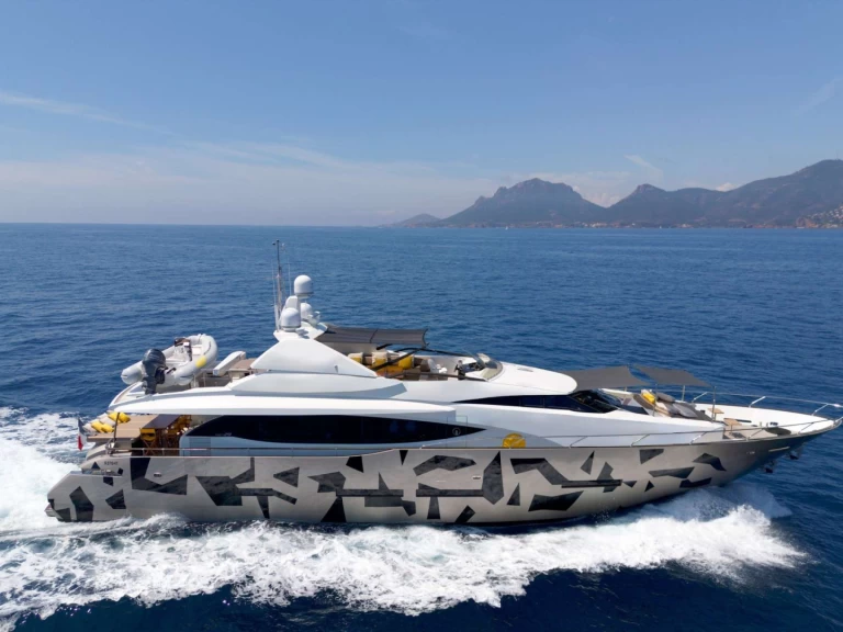 Peri Yachts Quantum a louer à Cannes