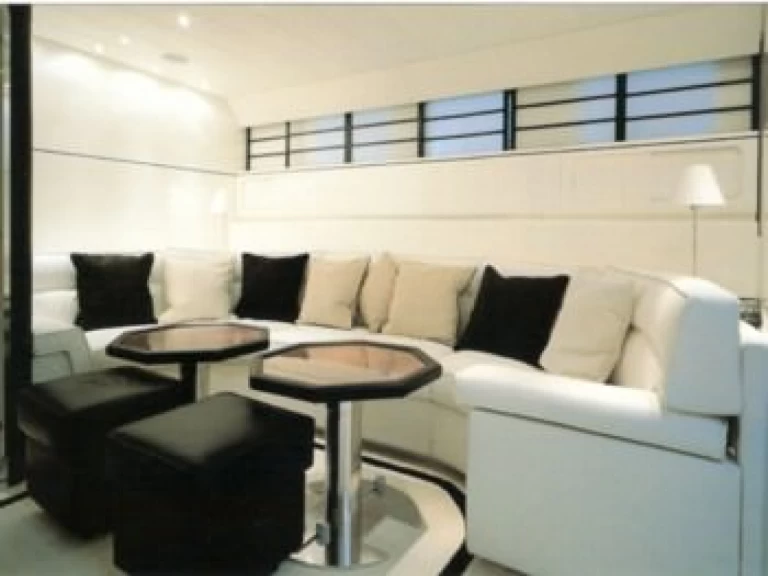 Leopard DARE TO DREAM a louer à Nassau