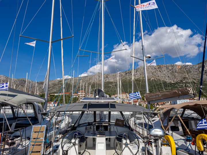 Location bateau Bénéteau Oceanis 38.1 à Páleros sur Samboat
