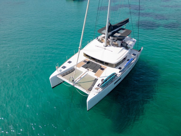 Catamaran à louer à Cugnana Verde au meilleur prix