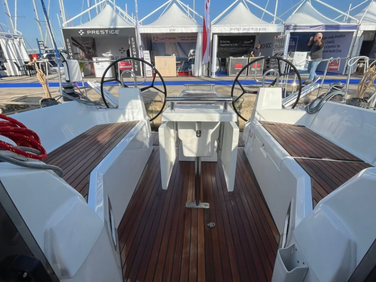 Bénéteau Oceanis 34.1 a louer à Split