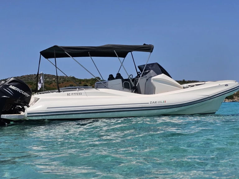 Louer Semi-rigide avec ou sans skipper Zar à Saint-Florent