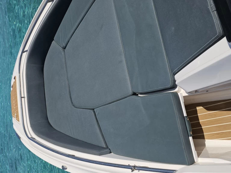 Semi-rigide à louer à Saint-Florent au meilleur prix