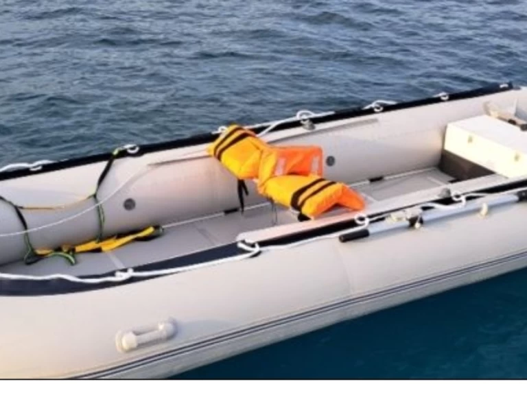 Aqua-Marina Deluxe 350 a louer à La Ciotat