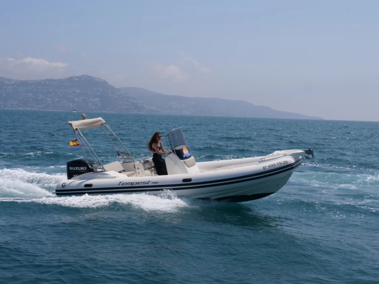 Location bateau Empuriabrava pas cher Tempest 700