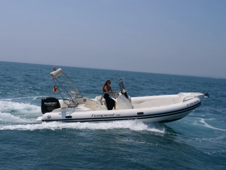 Louez un Capelli Tempest 700 à Empuriabrava