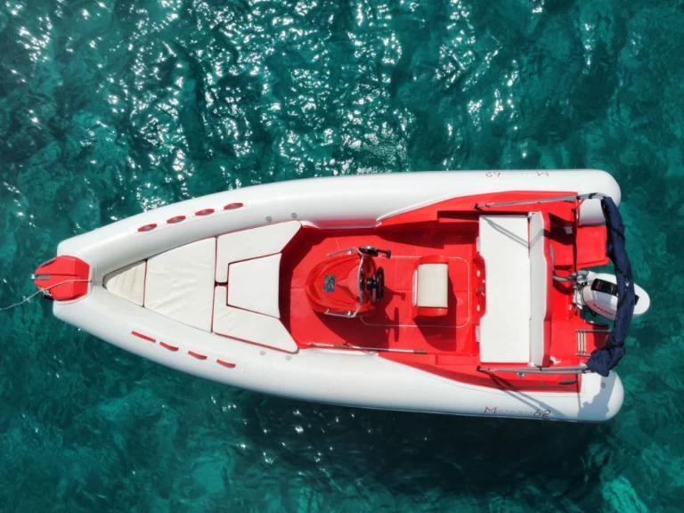 Semi-rigide à louer à Porto Rotondo au meilleur prix