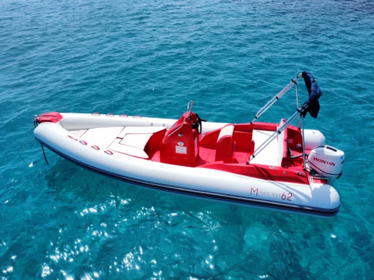 Magnus 6,20 a louer à Porto Rotondo