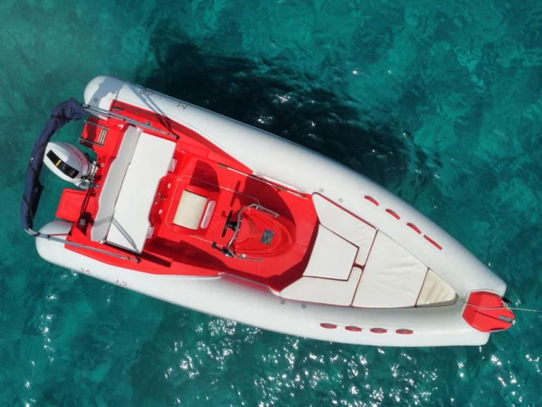 Louez un Magnus 6,20 à Porto Rotondo