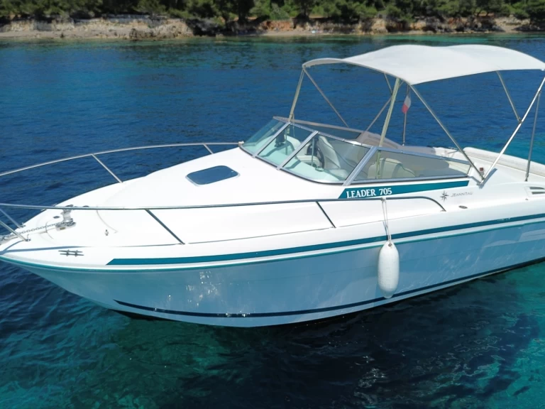 Louer Bateau à moteur avec ou sans skipper Jeanneau à Mandelieu-la-Napoule