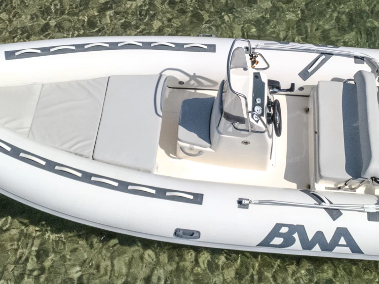 Bwa California 550 a louer à Cannigione