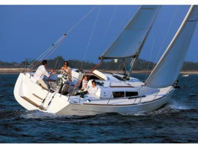 Noleggiare una Jeanneau Sun Odyssey 33i a Port d'Alicante
