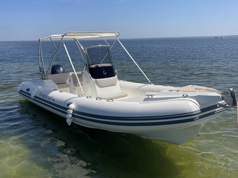 Louez un Capelli Tempest 700 Sun à Biscarrosse