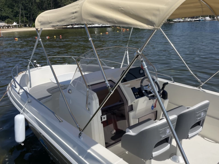 Location Bateau à moteur Pacific Craft avec permis