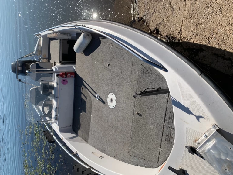 Location Bateau à moteur Ryds avec permis