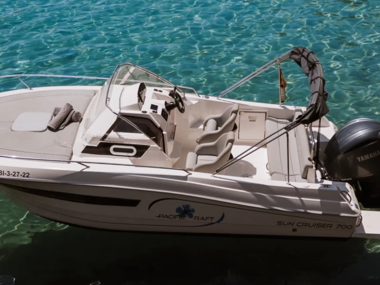 Location Bateau à moteur Pacific Craft avec permis