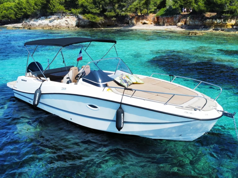 Bateau à moteur à louer à Mandelieu-la-Napoule au meilleur prix