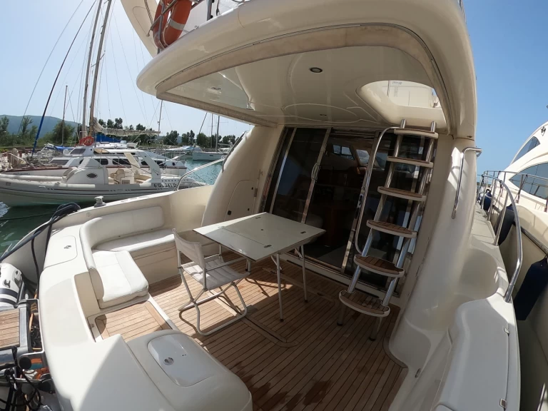 Location bateau Cranchi Atlantique 48 à Himarë sur Samboat