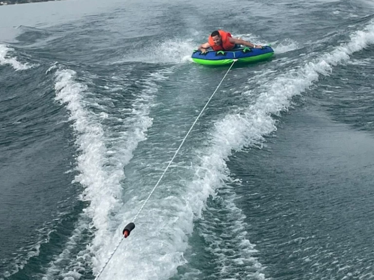 Location Bateau à moteur à Genève (Ville) - Sea Ray 202