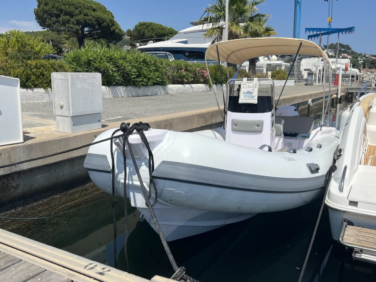 Location à Sainte-Maxime - Selva D570FB sur SamBoat