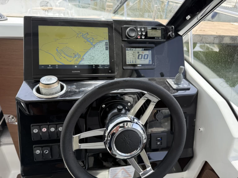 Location Bateau à moteur à Empuriabrava - Jeanneau Merry Fisher 795 Series2