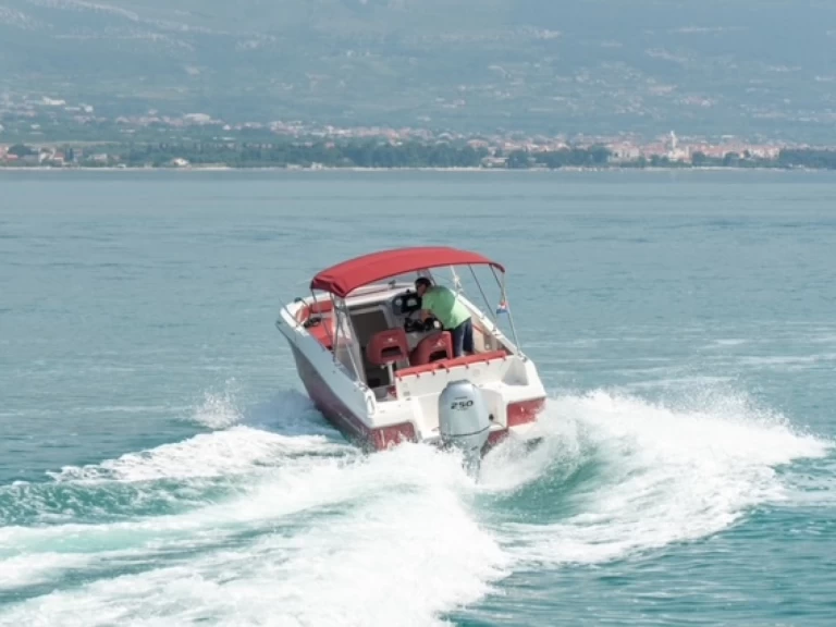 Bateau à moteur à louer à Trogir au meilleur prix