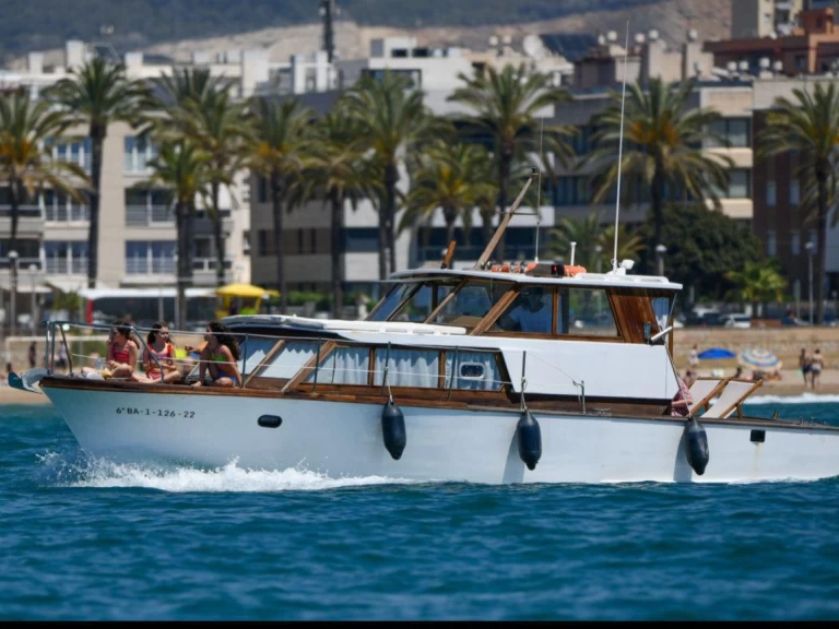 Location bateau Vilanova i la Geltrú pas cher Custom