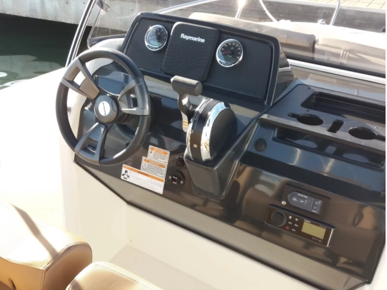 Louer Bateau à moteur avec ou sans skipper Quicksilver à Cambrils