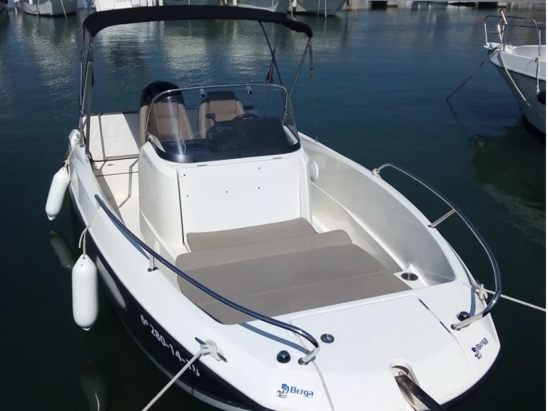 Location Bateau à moteur Quicksilver avec permis