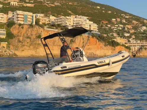 Louer Semi-rigide avec ou sans skipper Eagle à Gjiri i Vlorës