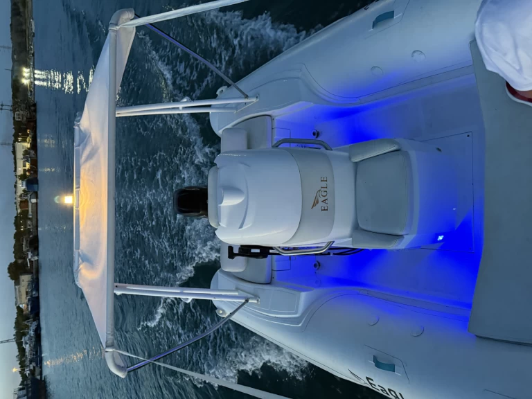 Louez un Eagle Eagle 2 à Gjiri i Vlorës