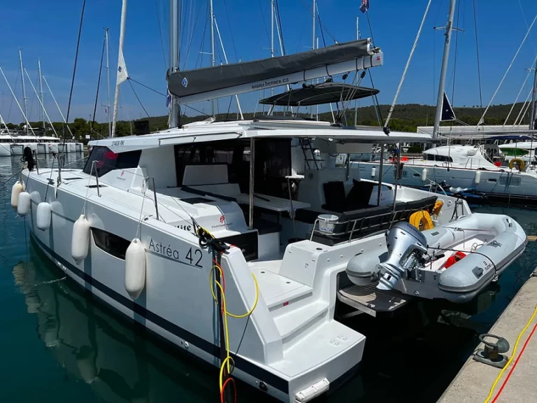Location Catamaran à Pula - Fountaine Pajot Astrea 42