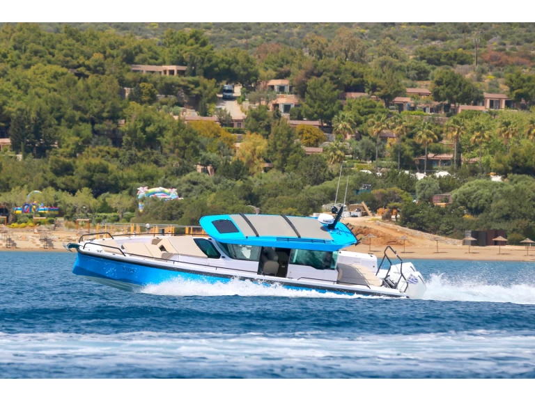 Location bateau Axopar Axopar 37 XC Cross Cabin à Lávrio sur Samboat