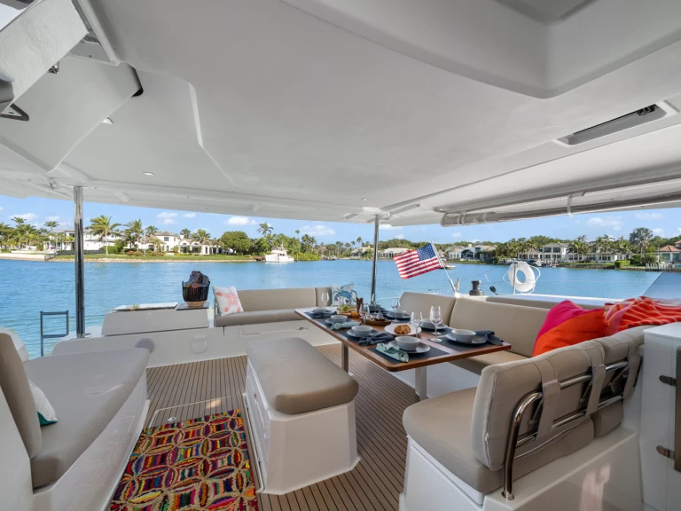 Location Catamaran Fountaine Pajot avec permis