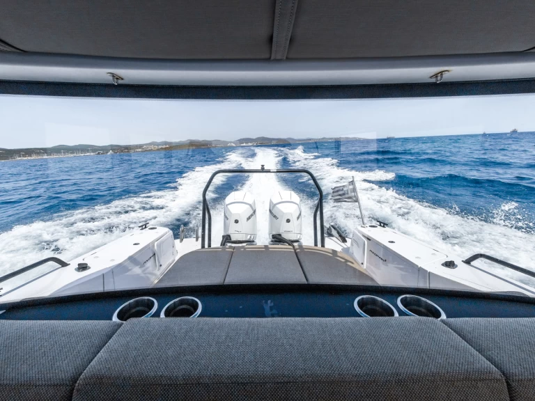 Location à Lávrio - Axopar Axopar 37 XC Cross Cabin sur SamBoat