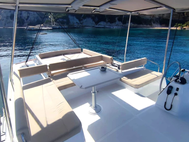 Louer Catamaran avec ou sans skipper Bali Catamarans à Lávrio