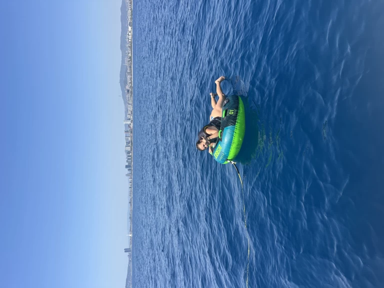 Louer Bateau à moteur avec ou sans skipper Bénéteau à Barcelone