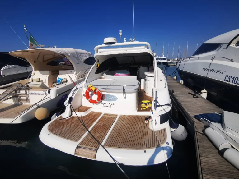 Location à Port de Salerne - Bavaria Bavaria 37 Hard Top sur SamBoat