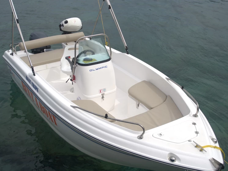 Bateau à moteur à louer à Héraklion au meilleur prix