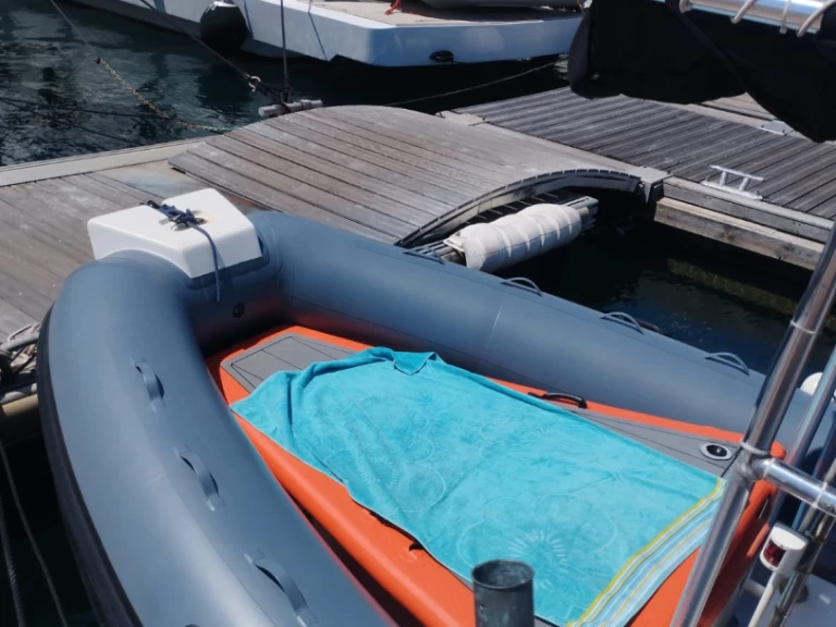 Semi-rigide à louer à Cannes au meilleur prix