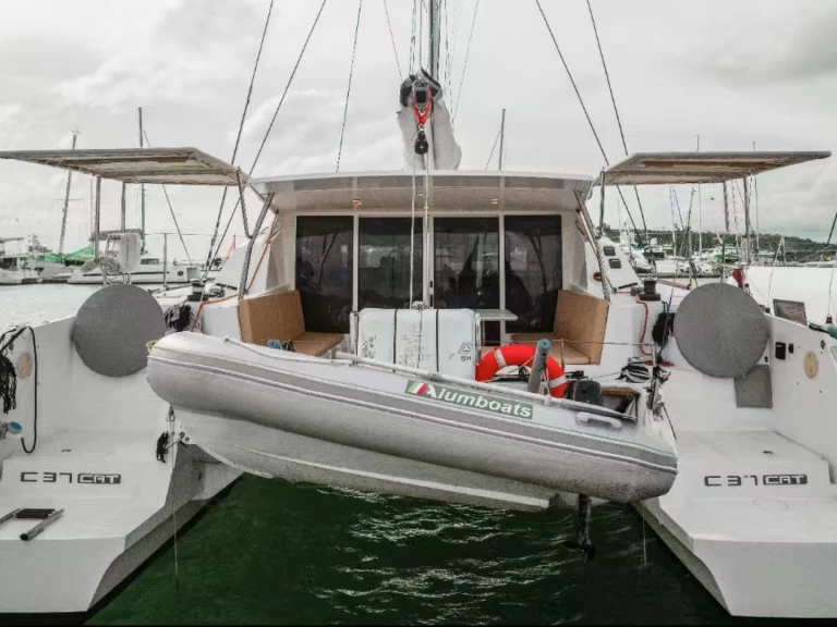 Location bateau Comar Comet CAT 37 à Phuket (Ville) sur Samboat