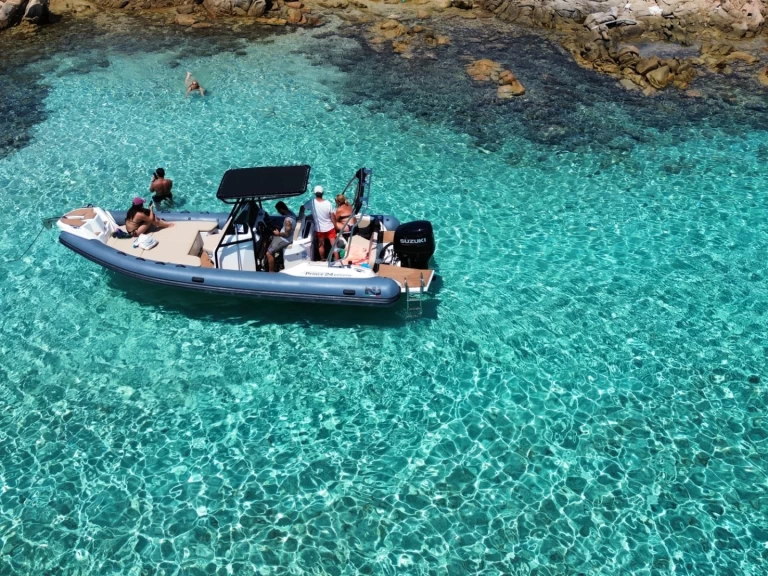 Location Semi-rigide Nuova Jolly avec permis